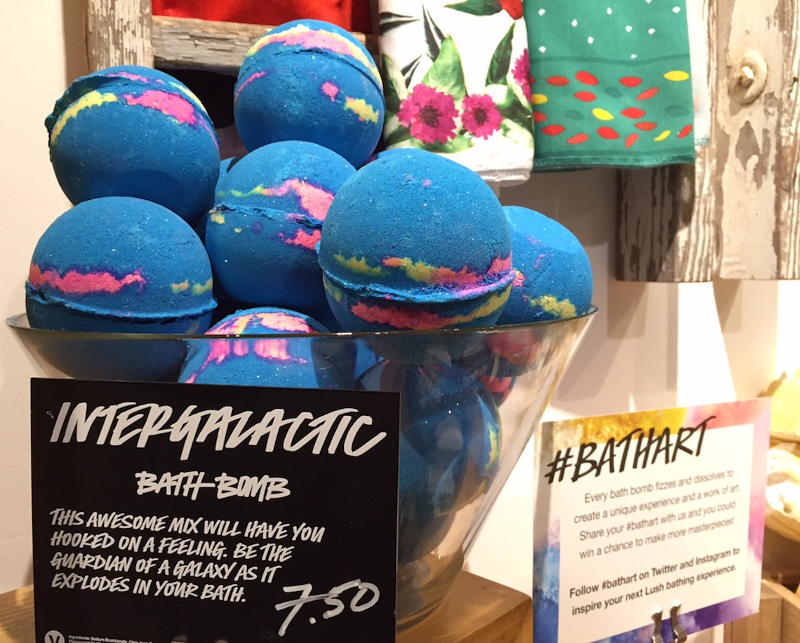 LUSH Intergalactic Bath Bomb 