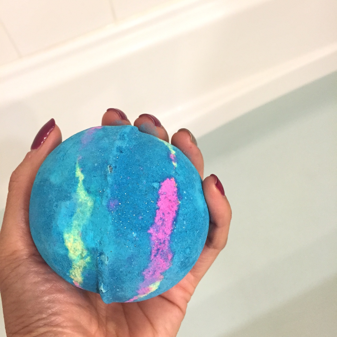 LUSH Intergalactic Bath Bomb 