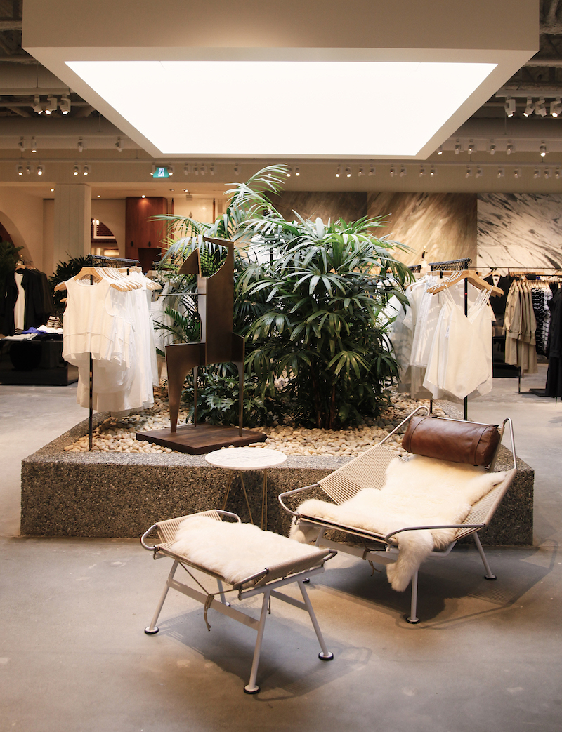 Aritzia on Robson Street