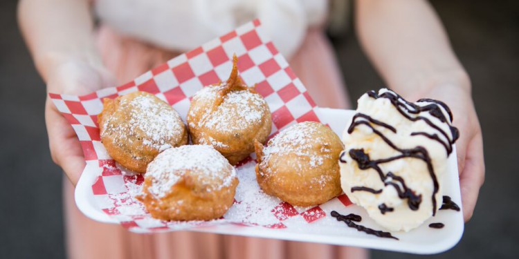 Deep Fried Oreo with Ice Cream