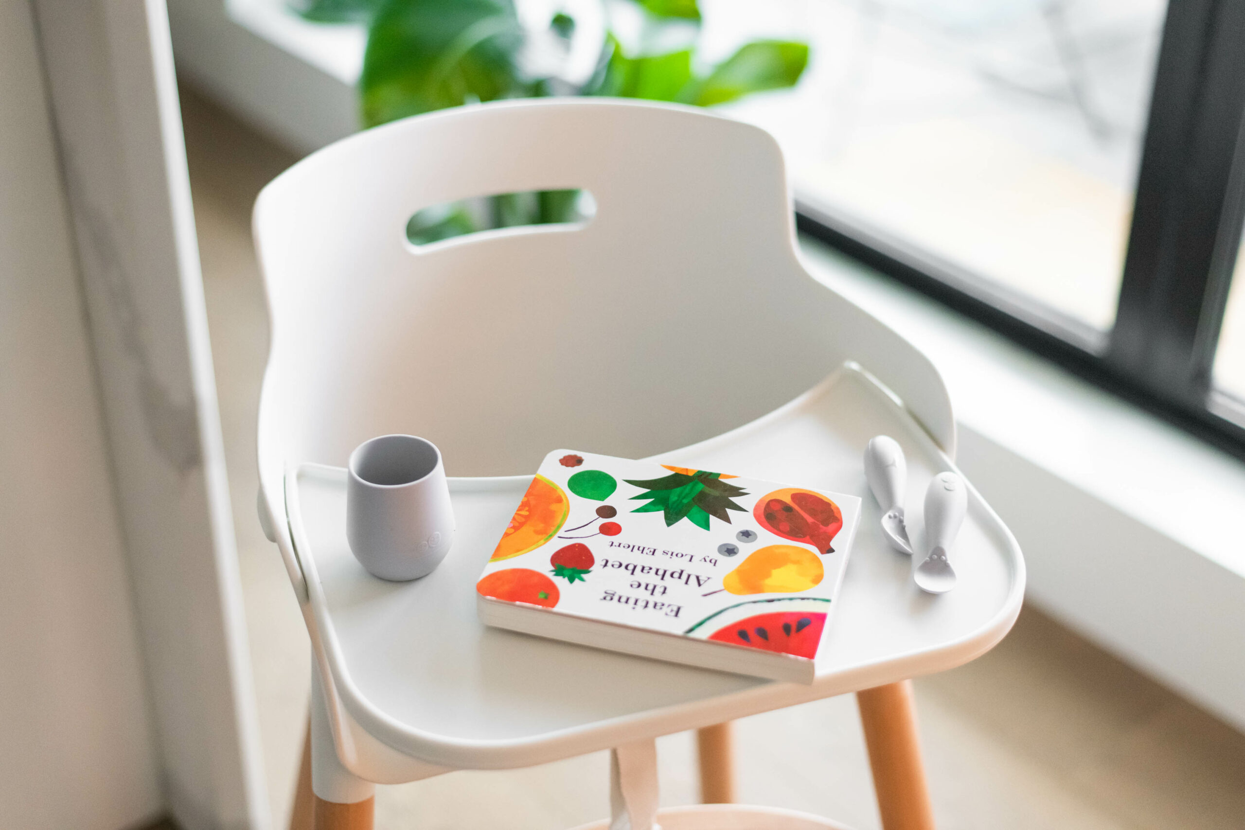 White & Wood Minimalist Baby Highchair