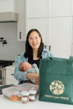mom with newborn and fresh in your fridge post partum meal delivery bag